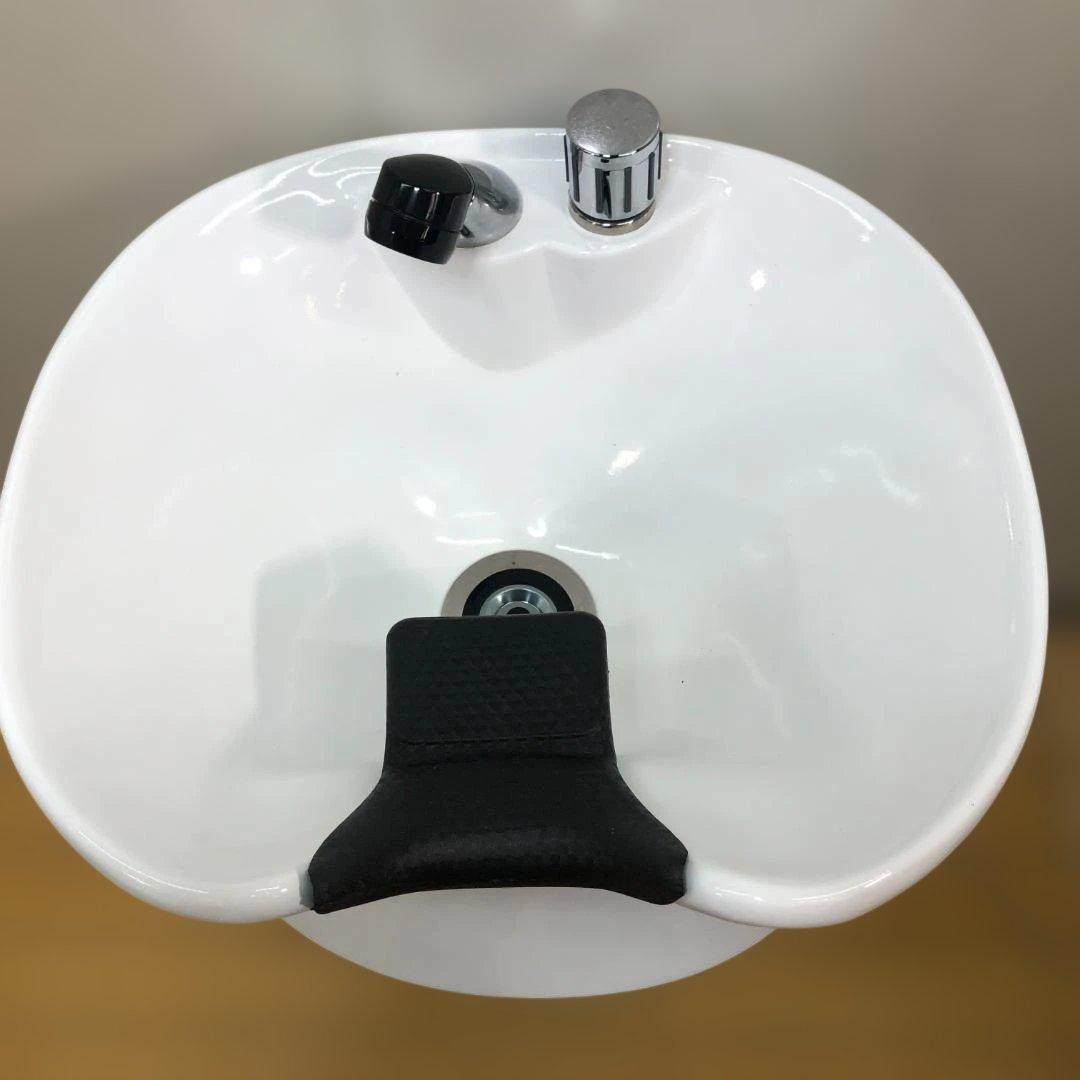 美品 EMS ペロ 移動式 プライベートサロン 使用1年 112930 中古 移動式