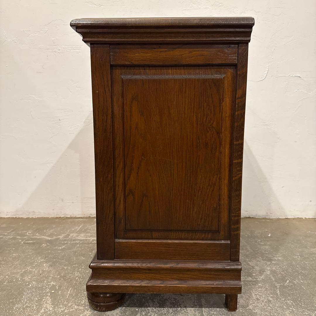 ヴィンテージ 木製サイドテーブル ベッドサイドテーブル 扉収納付き