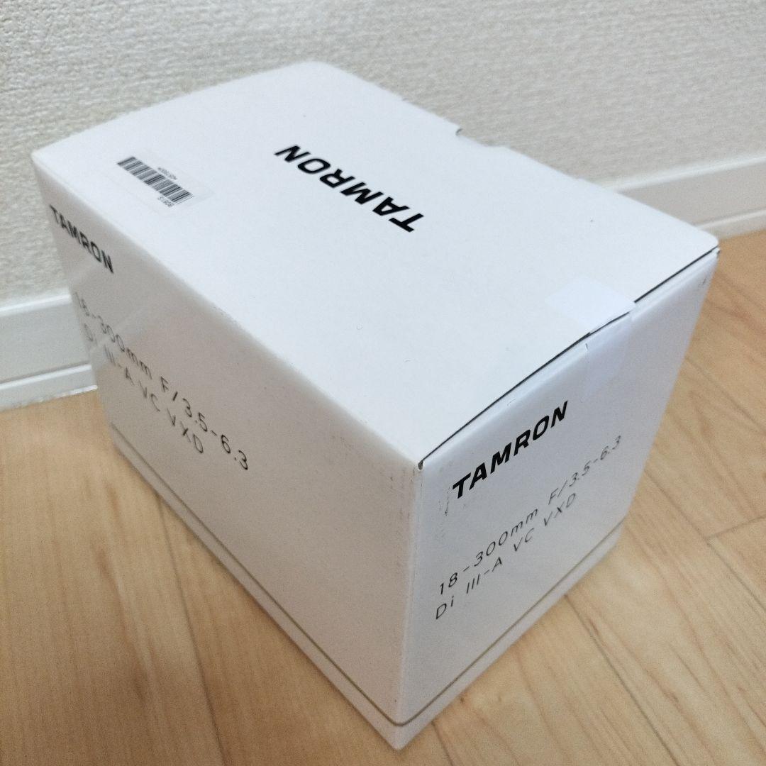 新品未使用　ソニーEマウント用 カメラレンズ 18-300F3.5-6.3 D