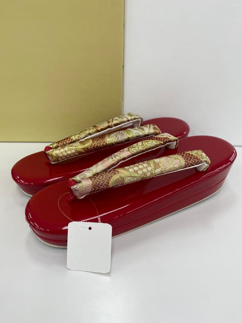和装用バッグ 赤と金 花柄 草履付き