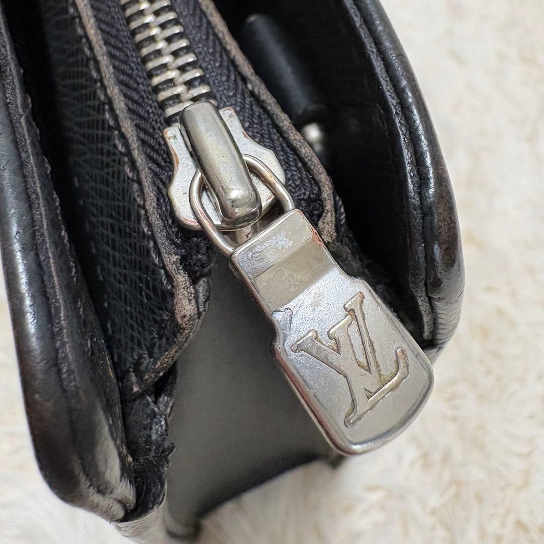 ルイ・ヴィトン タイガ ポルトドキュマンロザン ビジネスバッグ 人気 高級