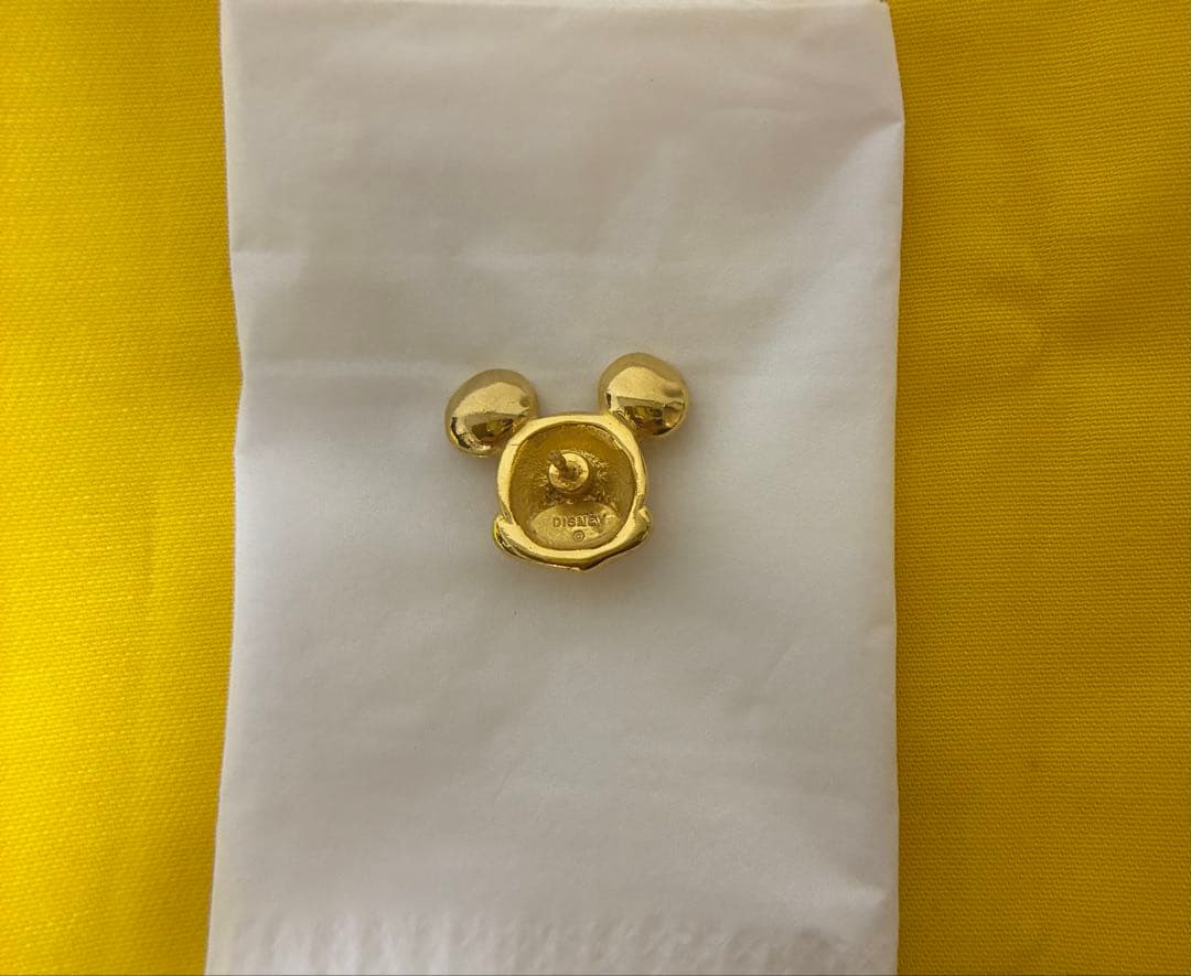 バロー社刻印 ミッキーマウス 金色 ピンバッジ