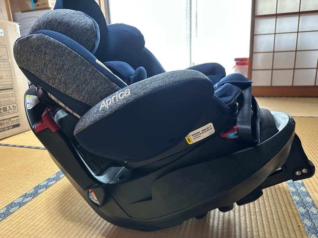 Aprica 車用チャイルドシート ネイビー/グレー