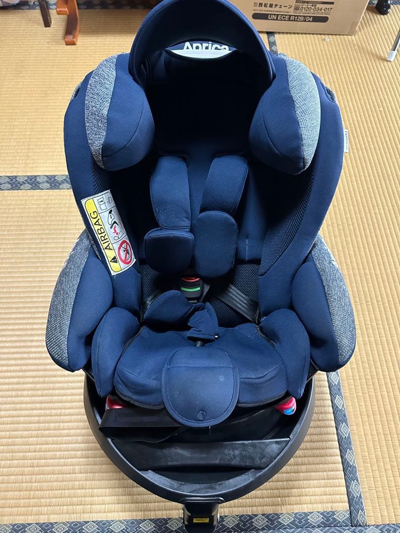 Aprica 車用チャイルドシート ネイビー/グレー