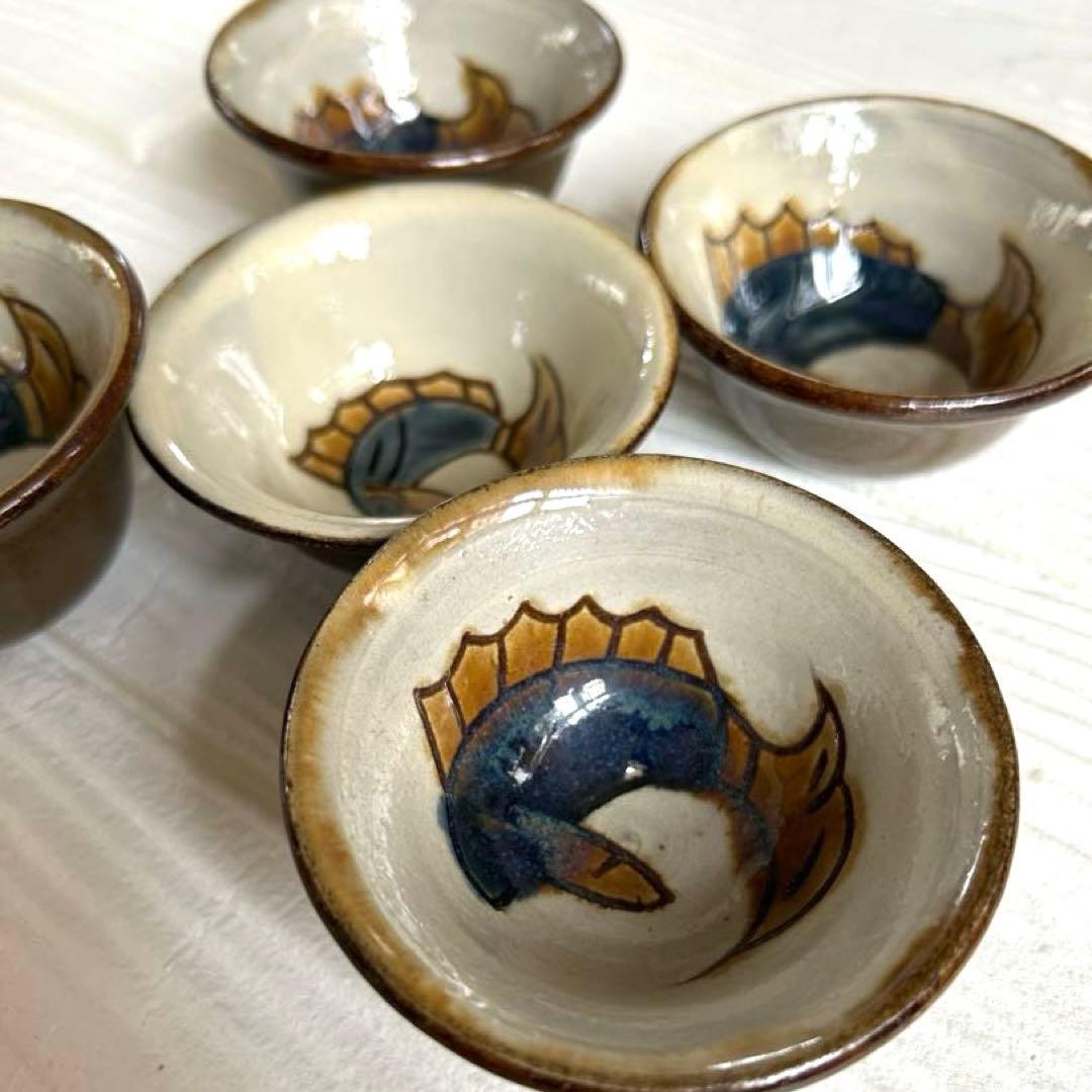 Amazon.co.jp: 作家物 陶芸家 金城敏昭 魚文 大皿 丸皿 深皿 壺屋焼