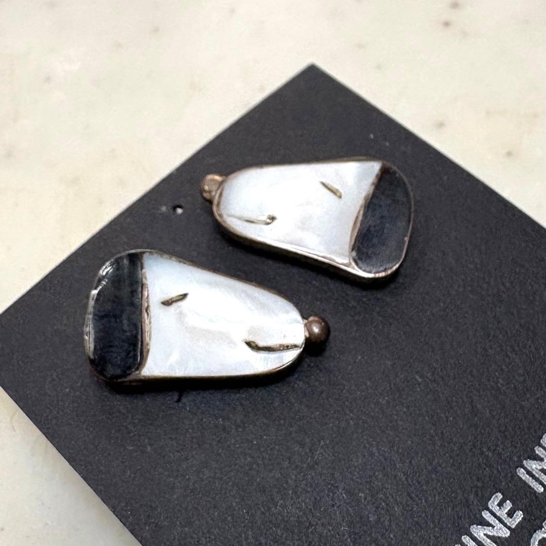 ズニ族 ピアス インディアンジュエリー スヌーピー オニキス ホワイト