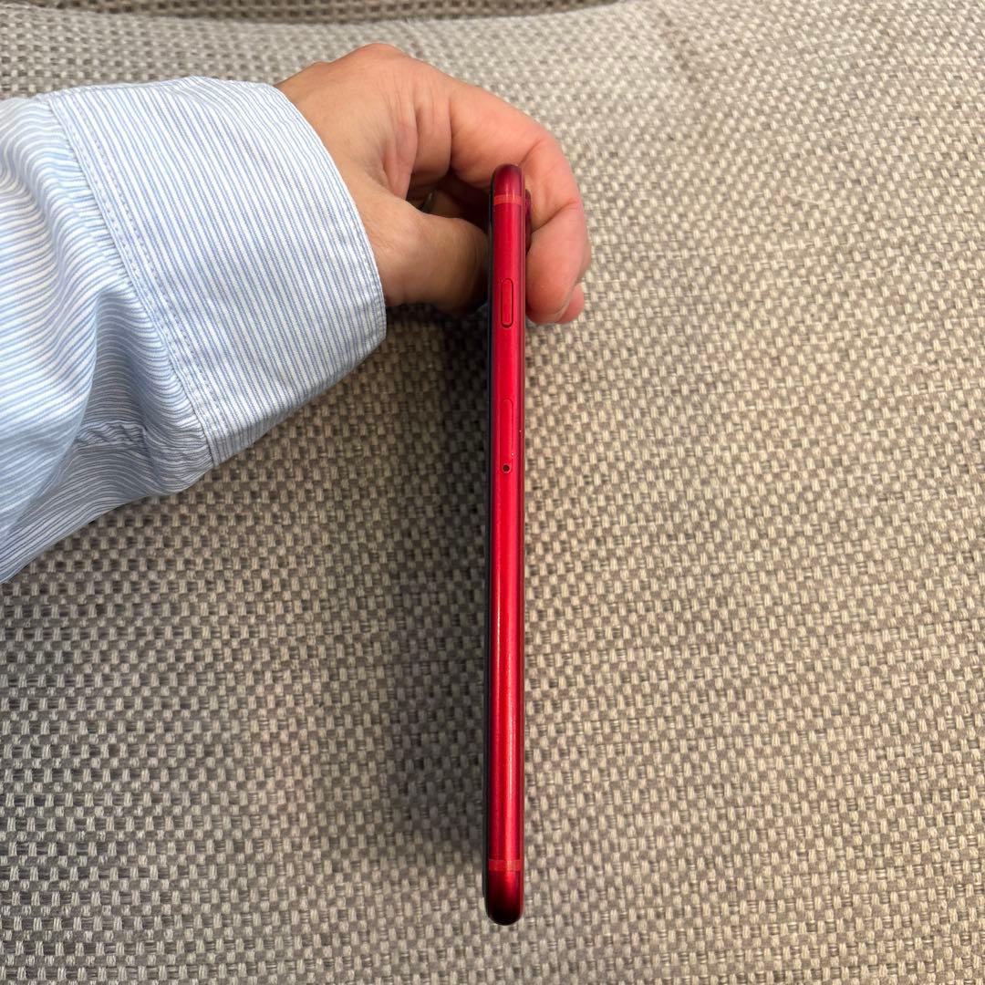 健ケンiPhone8plus SIMフリー レッド 64GB