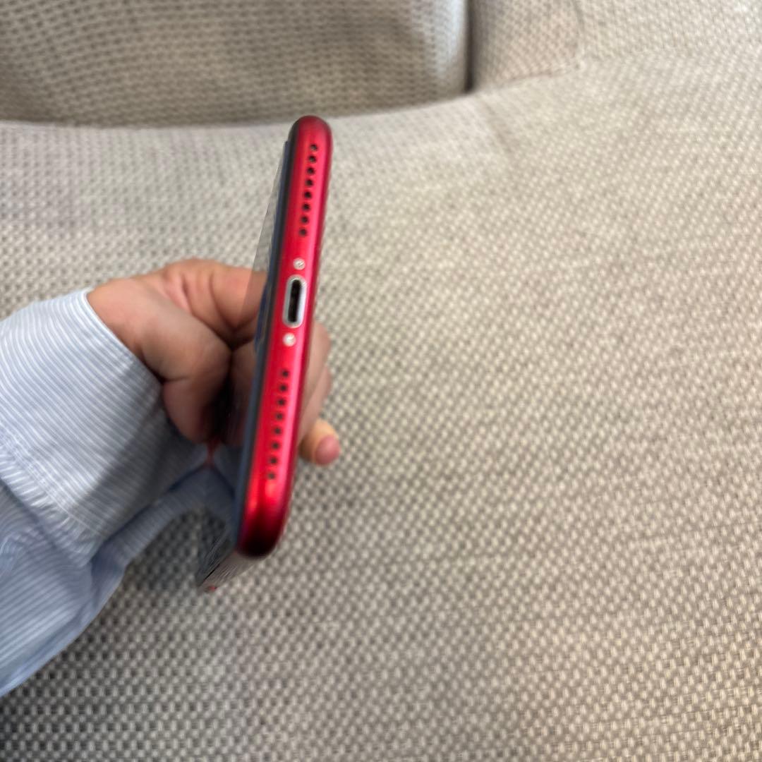 健ケンiPhone8plus SIMフリー レッド 64GB