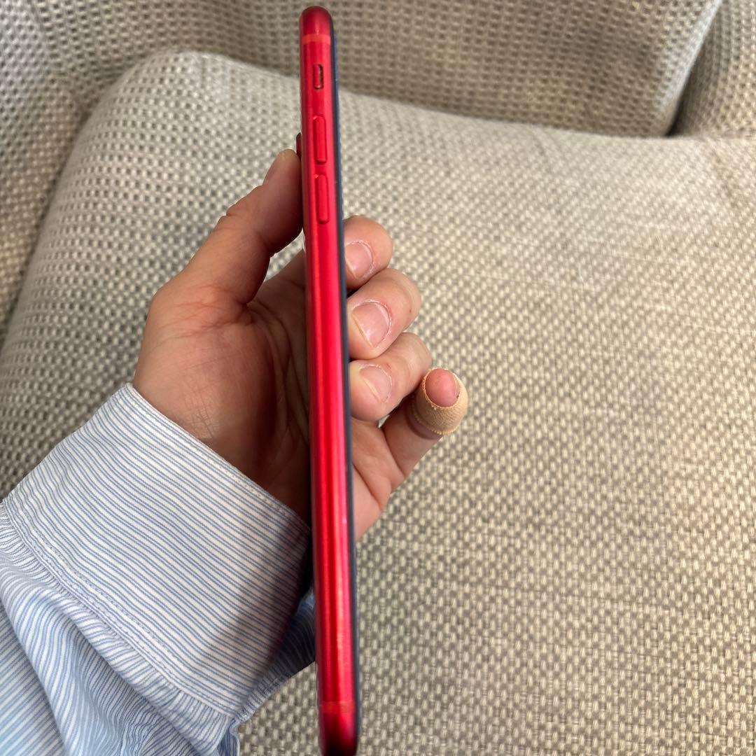 健ケンiPhone8plus SIMフリー レッド 64GB