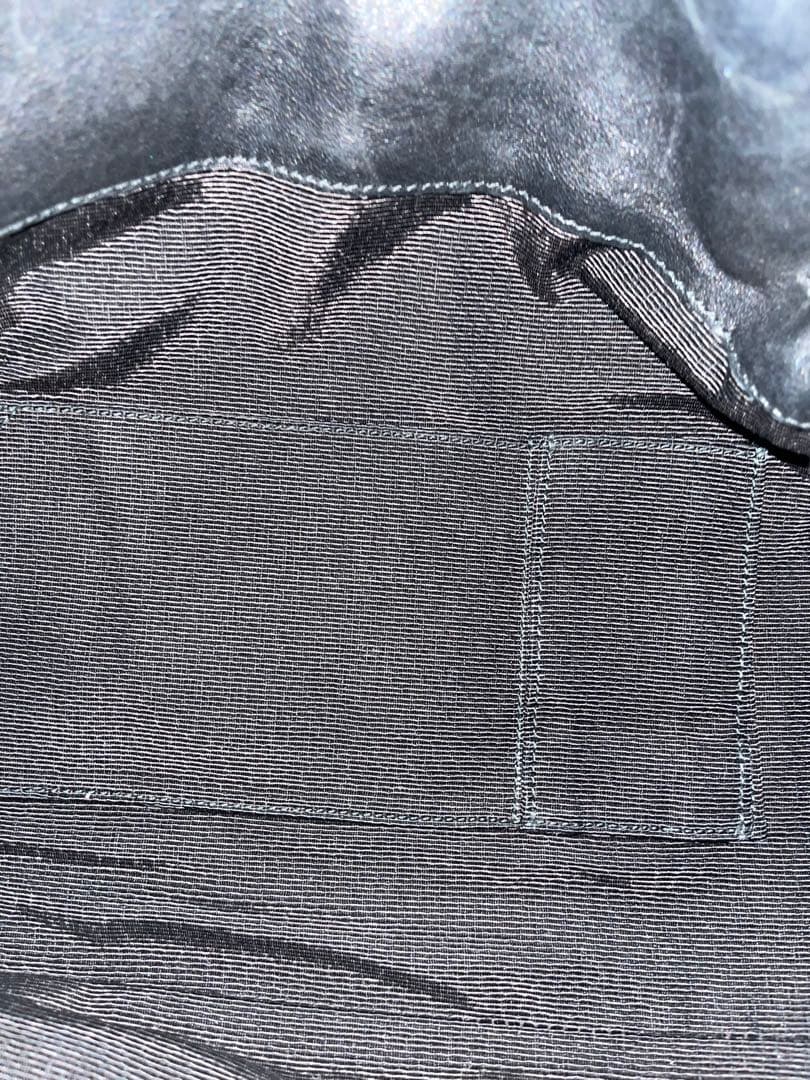 フェラガモ　リボン付きブラックレザートートバッグ