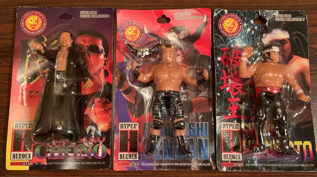 アントニオ猪木、グレートムタ3体、蝶野、佐々木、橋本、長州、天山　計9体セット