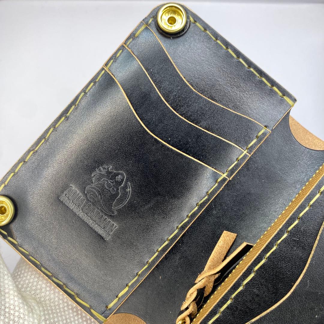 折らずお札収納 真鍮 丘染めブラックの無骨トラッカーウォレット