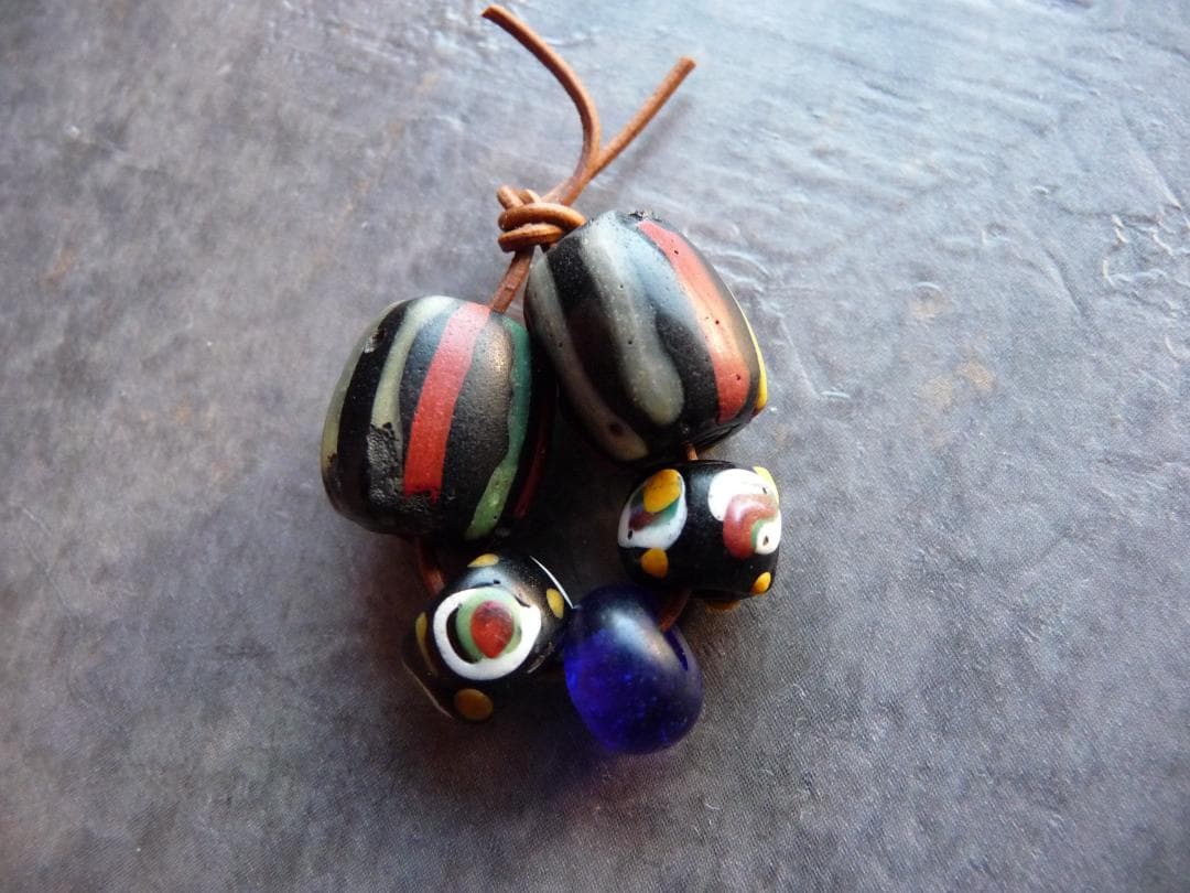 heirlooms 希少 カヤン族 伝世玉 Lukut Sekala - メルカリ