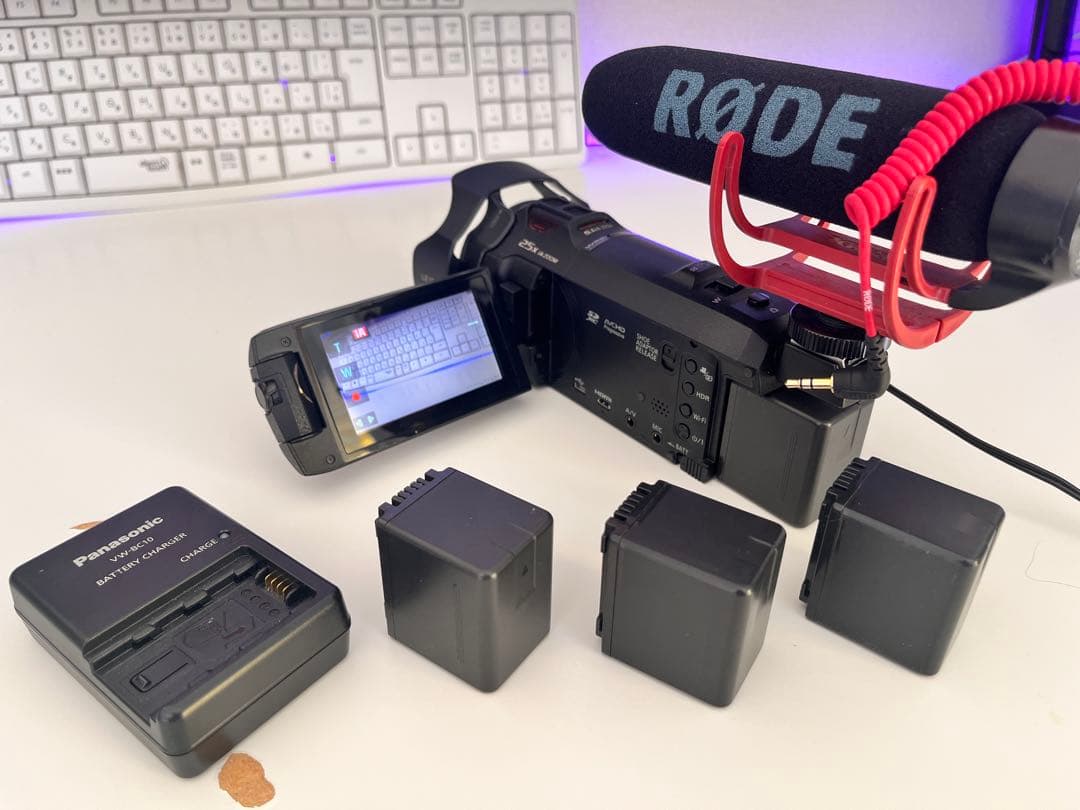 パナソニックカメラ　HC-WX990M（マイク、バッテリー×4、充電器付き）