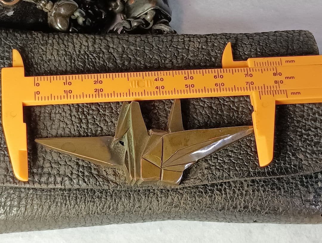 鳳凰の図 七宝 鏡蓋 饅頭 根付」「折鶴 前金具」 煙草入 銀煙管有