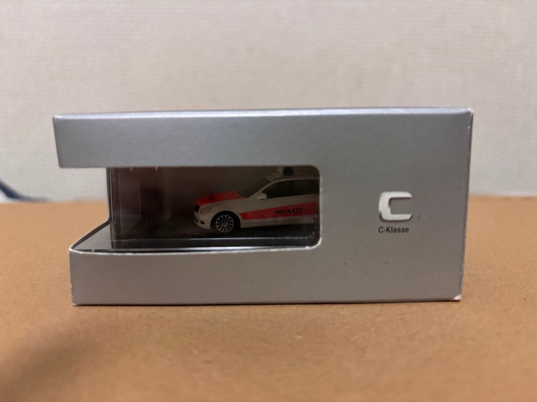 Mercedes-Benz C-Klasse Notarzt 限定999台