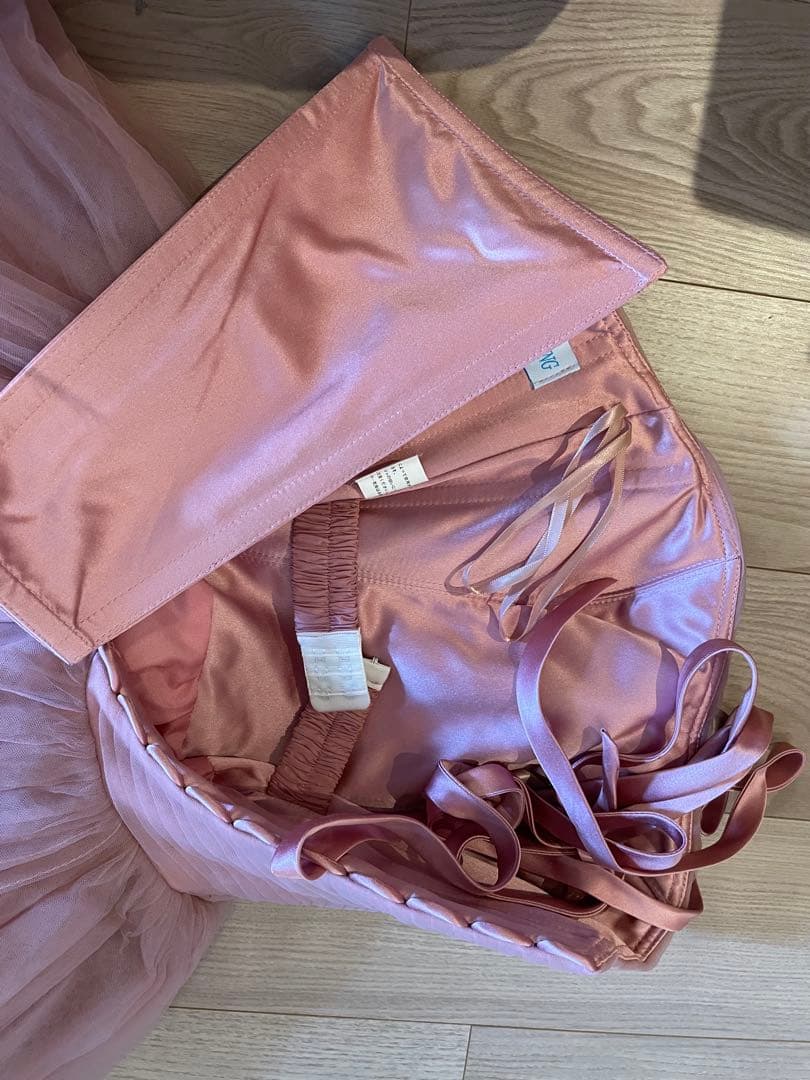 ピンクのカラードレス