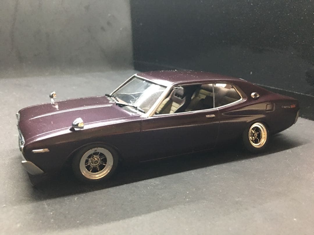 旧車プラモデル完成品C１３０ローレル1／２４