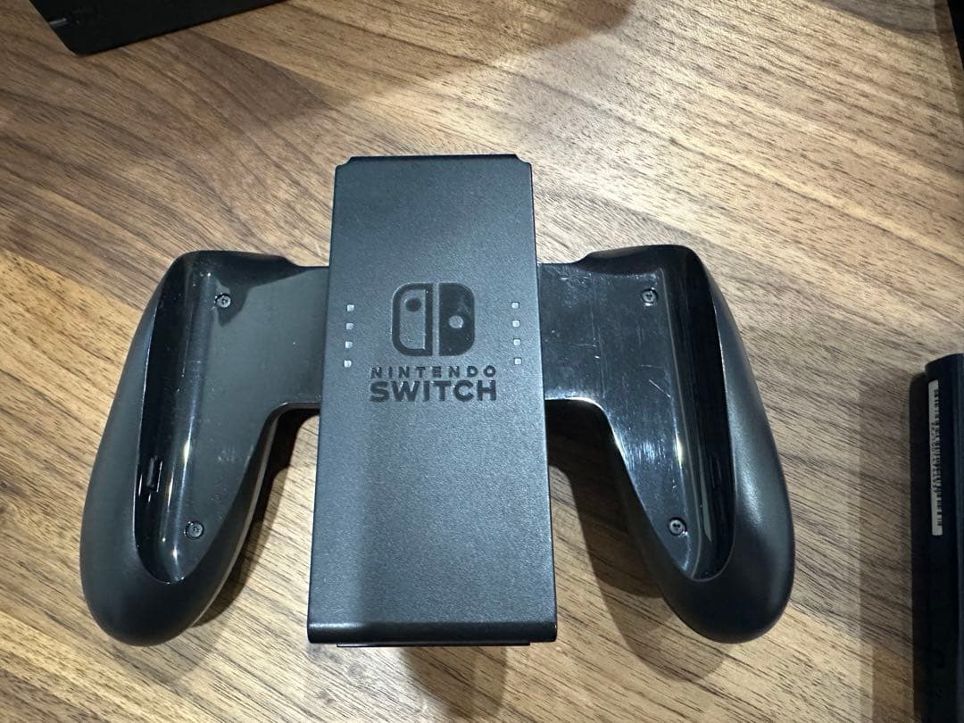 Nintendo Switch 本体 赤/青 Joy-Con付き　箱あり