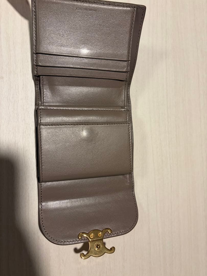 s*様 CELINE (セリーヌ) トリオンフ コンパクトウォレット グレージュ