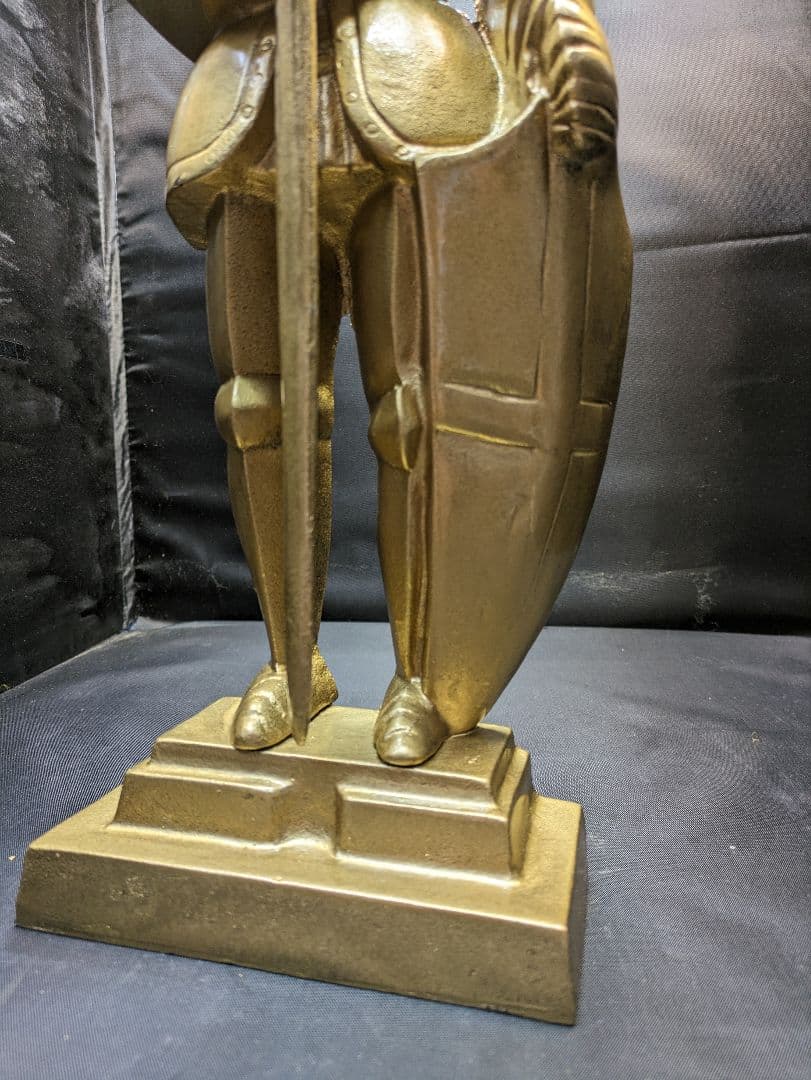 ☆b184、中世ヨーロッパ 西洋 騎士 ナイト 金属製 壁掛け オブジェ