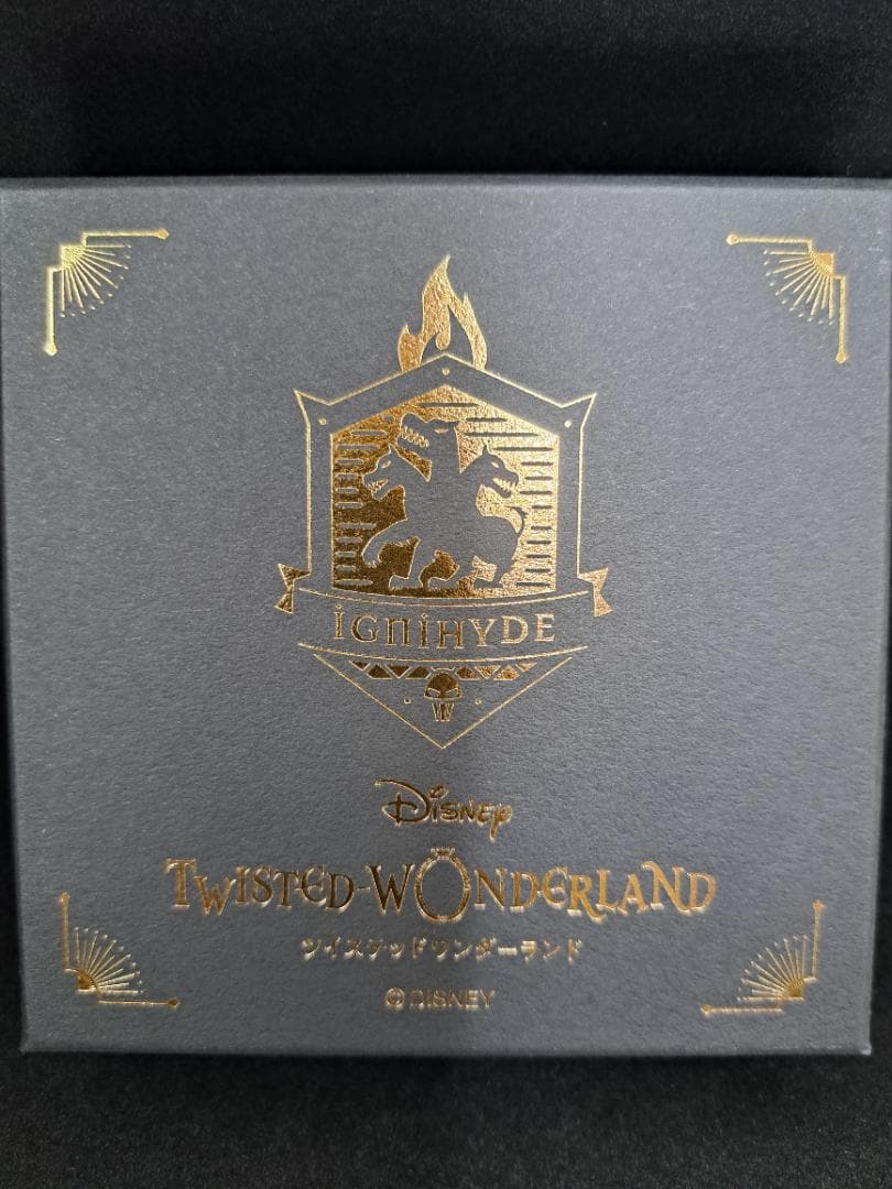 ツイステッドワンダーランド　イグニハイド　腕章　レプリカ　アニプレックス