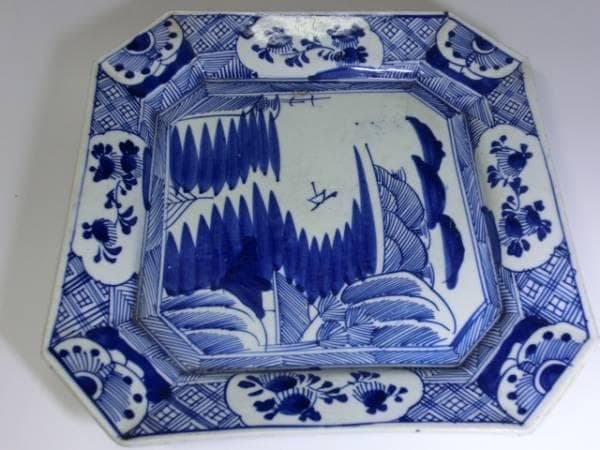 大皿■古い染付角皿(江戸後期～明治期)花唐草 船「玩」伊万里 八角四角 骨董品■