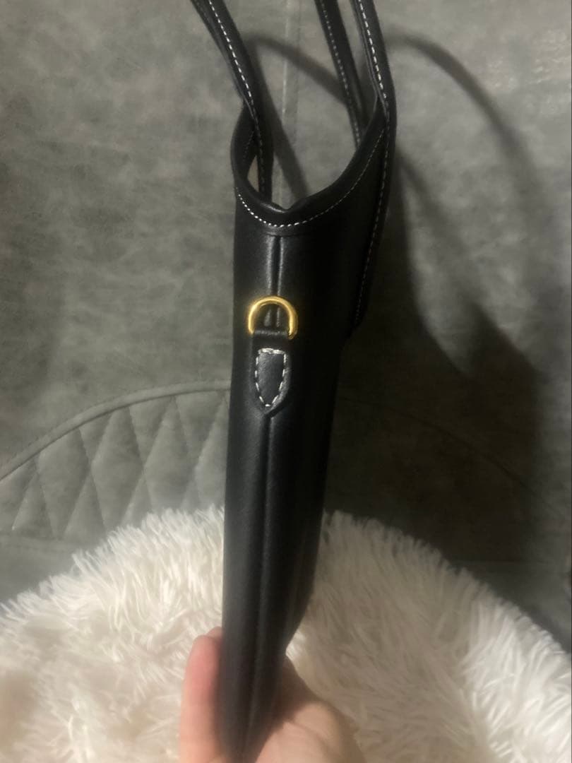 MIU MIUブラックショルダーバッグ