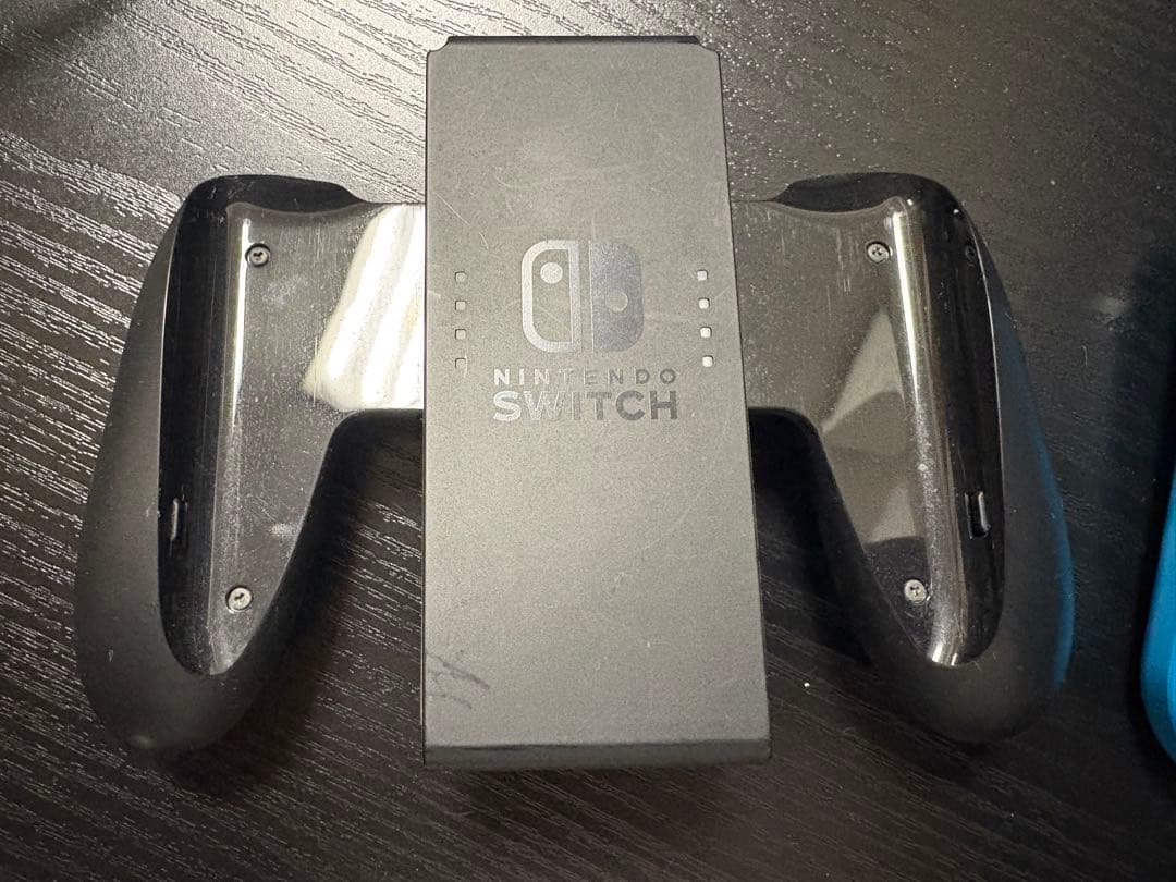 任天堂　Nintendo Switch スイッチ　本体　SDカード付き