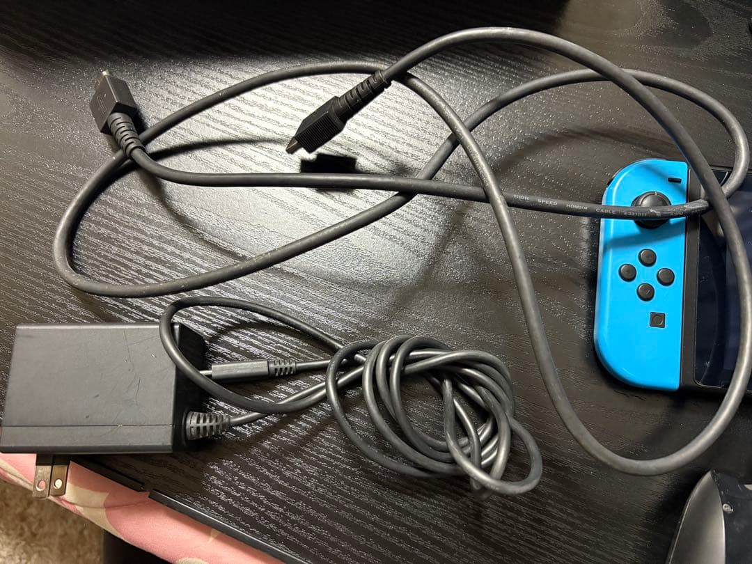 任天堂　Nintendo Switch スイッチ　本体　SDカード付き