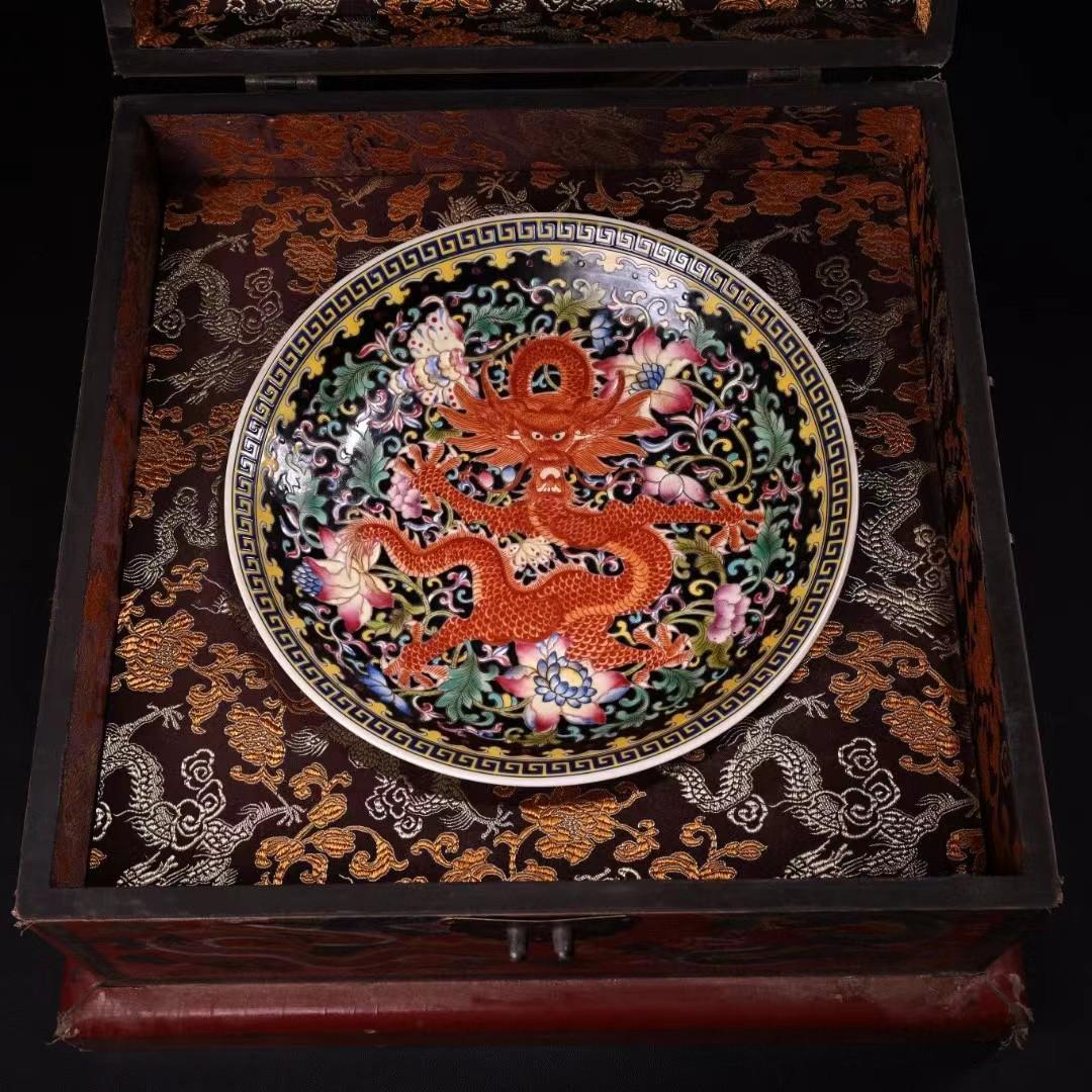 中国古美術・珍蔵粉彩・瑞獣祥龍絵磁器の中皿・純