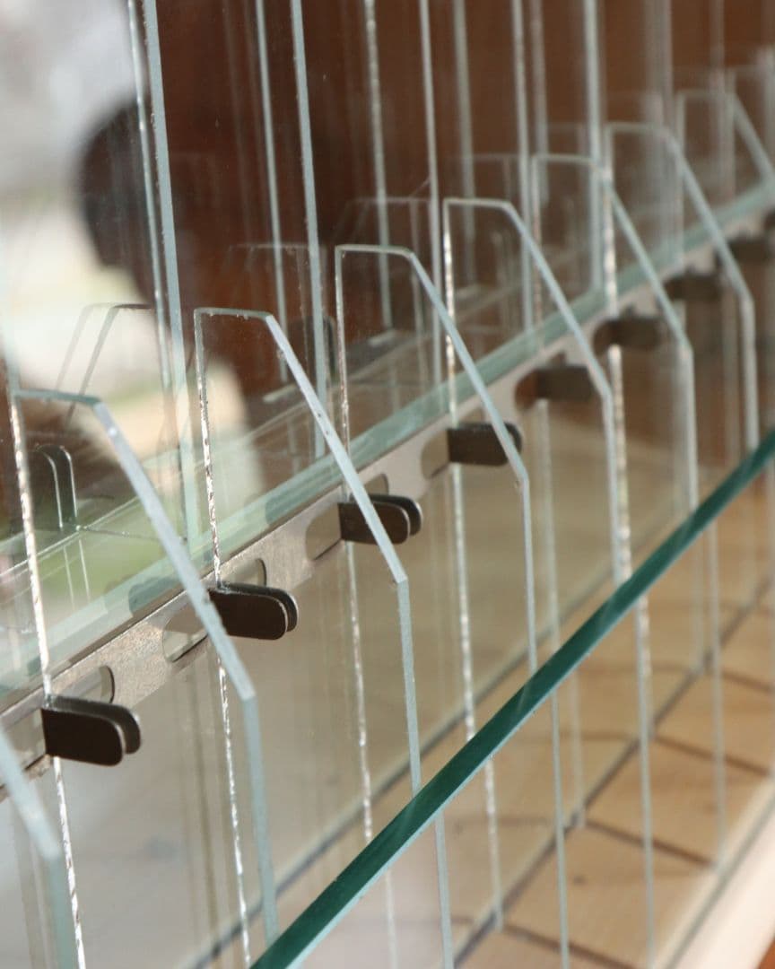 e*n様 古いガラスのペン立て 什器 飾り棚 ガラスケース 文房具