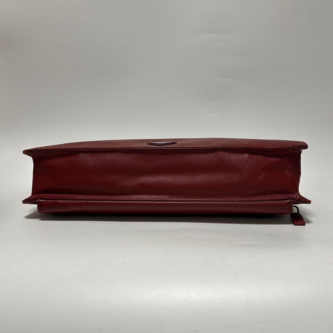 t44 プラダ　三角ロゴ　サフィアーノレザー　ブリーフケース　ハンドバッグ.