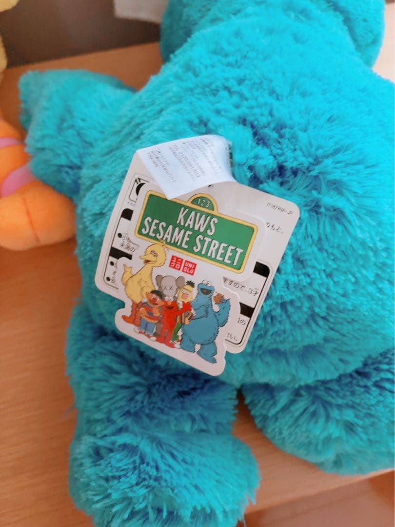 ユニクロ Uniqlo × Kaws セサミストリート ぬいぐるみ新品