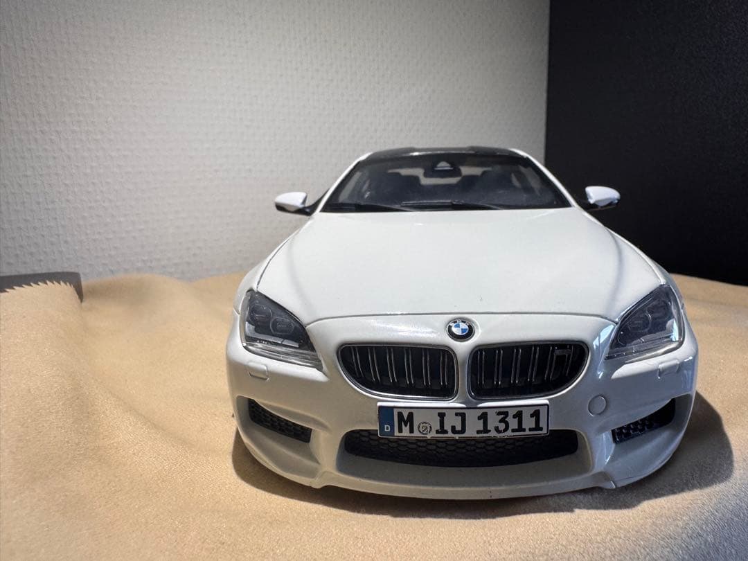 BMW M6 ホワイト ミニカー