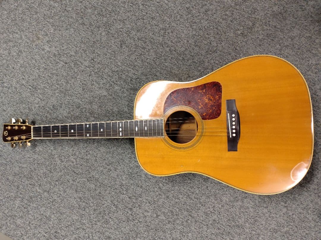 Ovation/Celebrity CC44 ミッドデプスボディ エレアコの定番