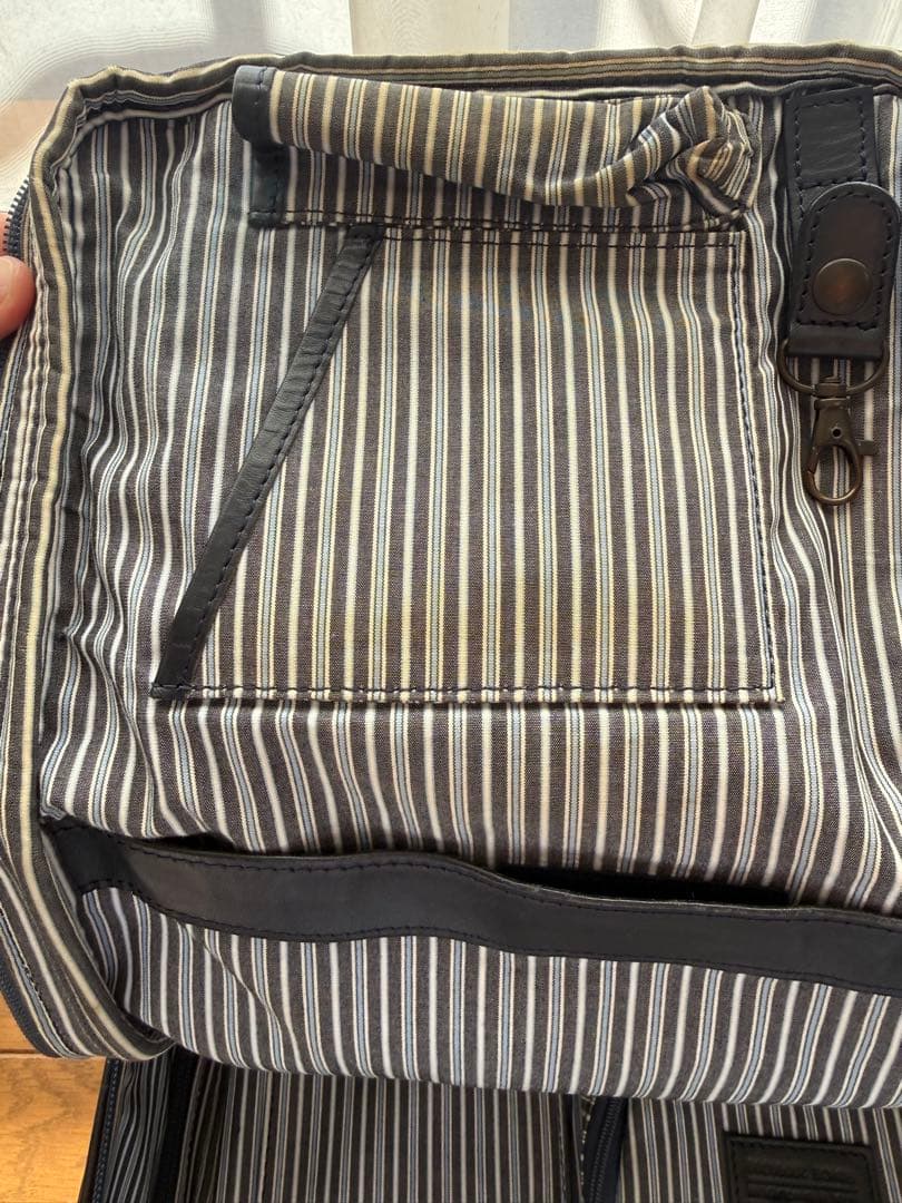 売り切り最終値下げ　マザーハウス　ザダンバックパック（濃紺）