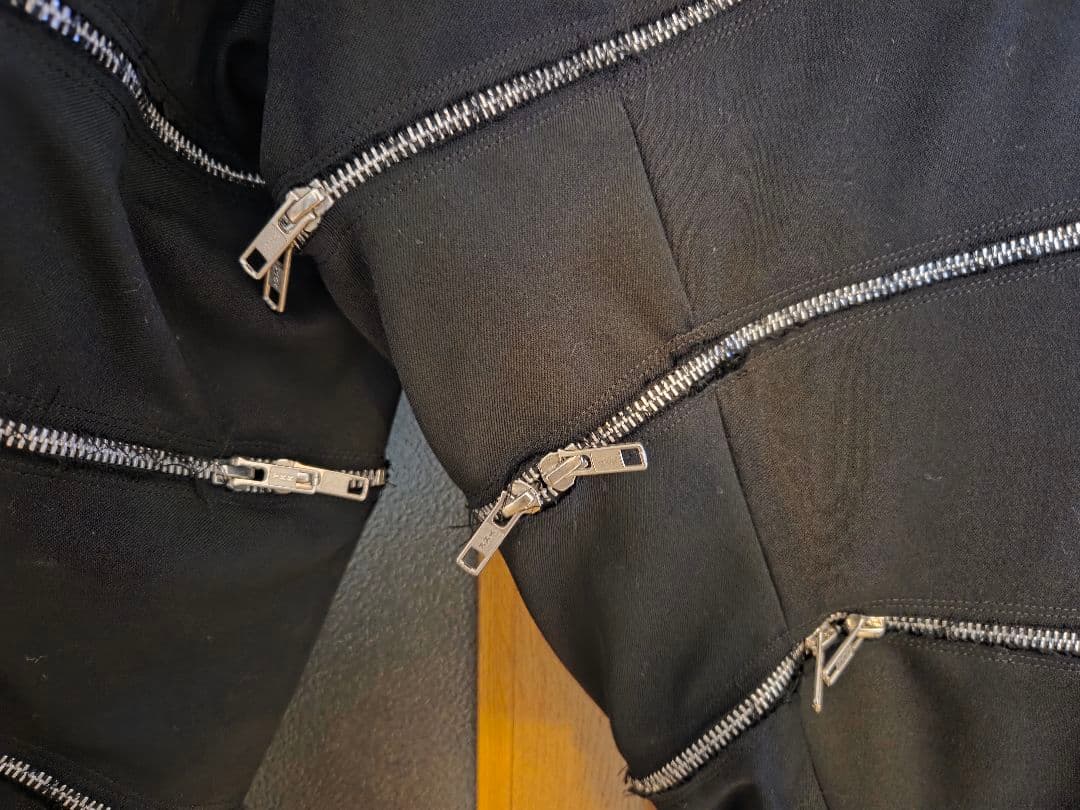 ピンクノイズ期間限定セールコムデギャルソン　サルエルパンツ新品未使用