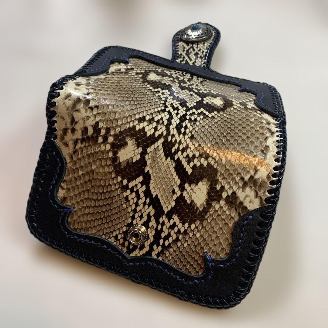 ハンドメイドレザークラフトダイヤモンドパイソンミドルウォレット牛レース編紺色