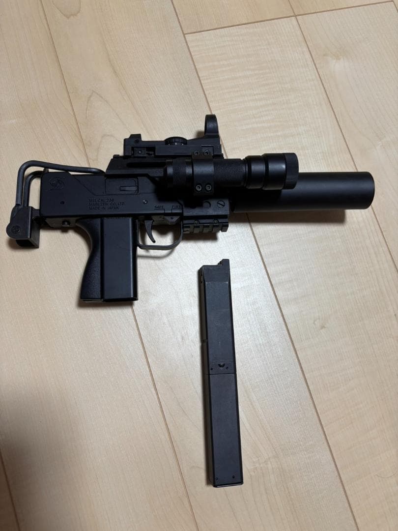 イングラム CQB サイレンサー・スコープ・ライト付き