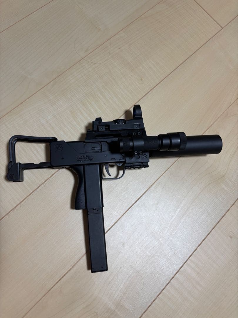 イングラム CQB サイレンサー・スコープ・ライト付き