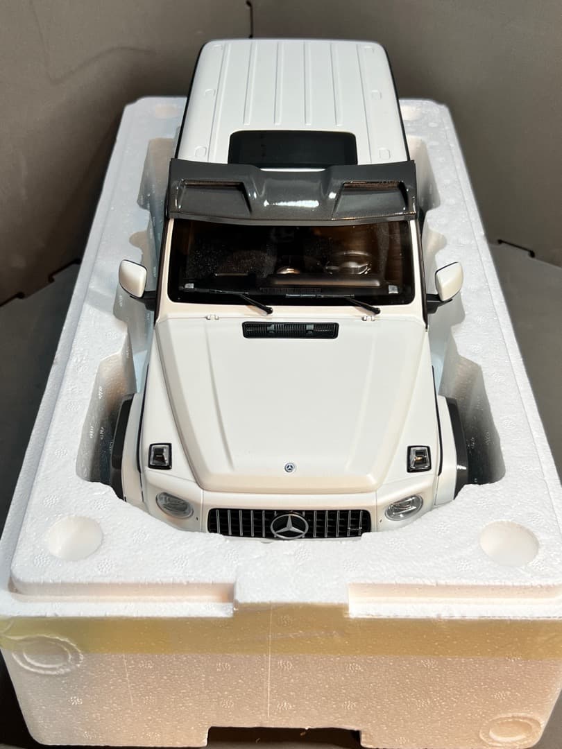 【希少】Mercedes-AMG G 63 4x4² W463(1:12)