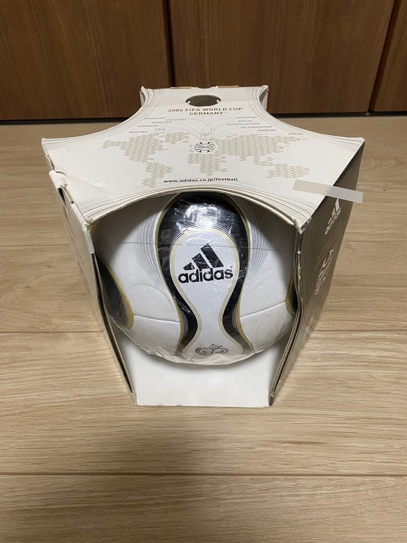 adidas TEAMGEIST FIFA承認 公式球 パンク