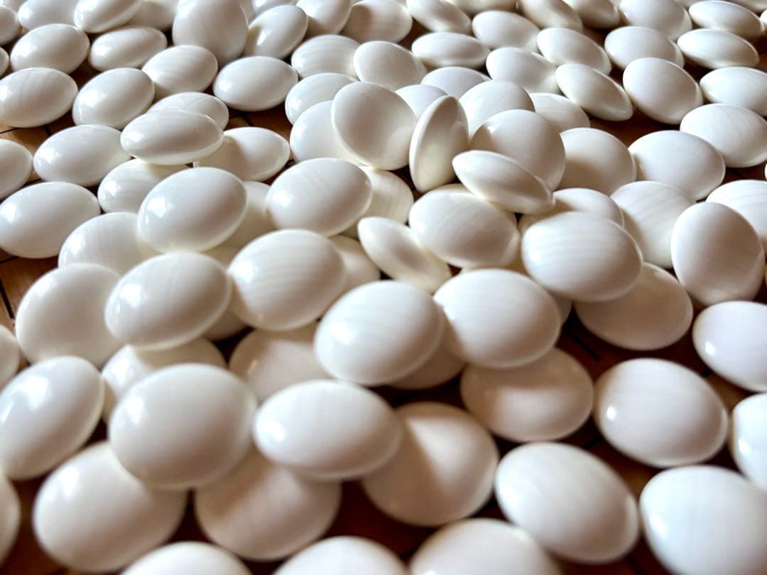 【美品】日向特製 蛤碁石＋本那智黒 月印34号 9.5mm 囲碁