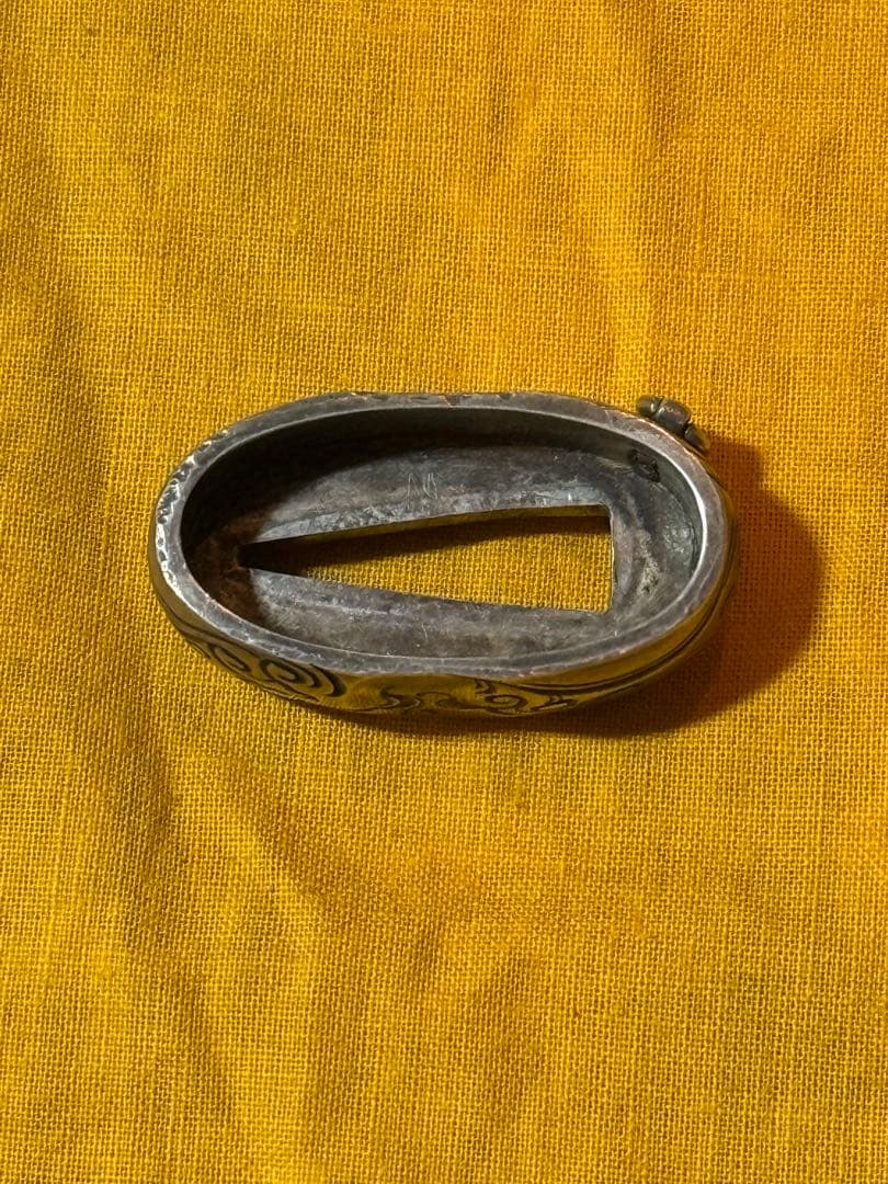 縁金具加工品アクセサリ　銀製？　波図