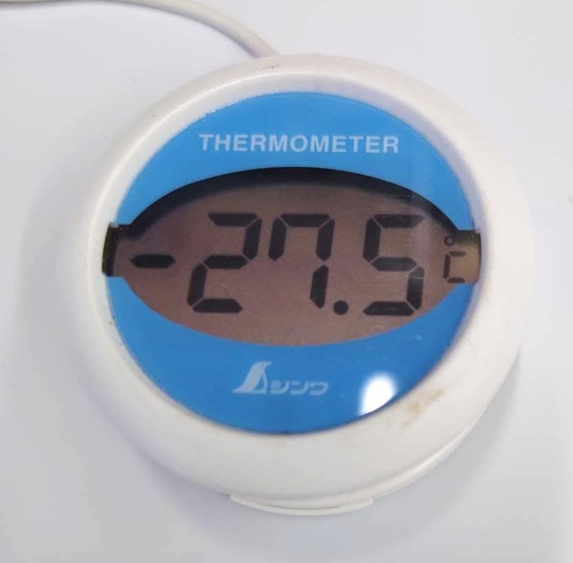 ★山善 電気冷凍庫 YF-C70 66L 小型 ホワイト 上開き 2023年製