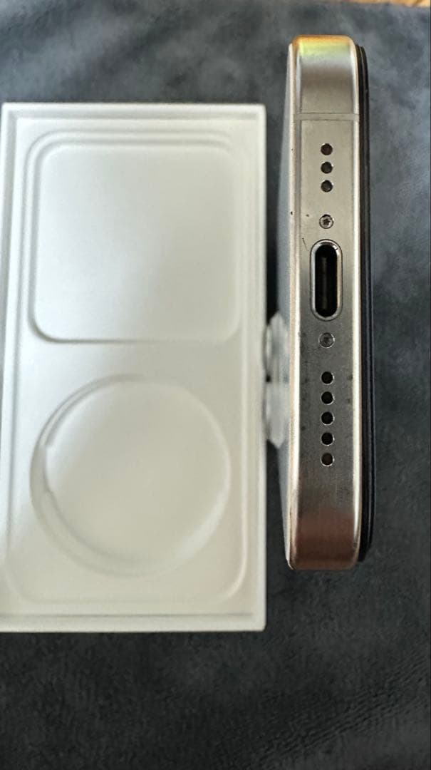 Apple iPhone 15 Pro 128GB ホワイトチタニウムSIMフリ