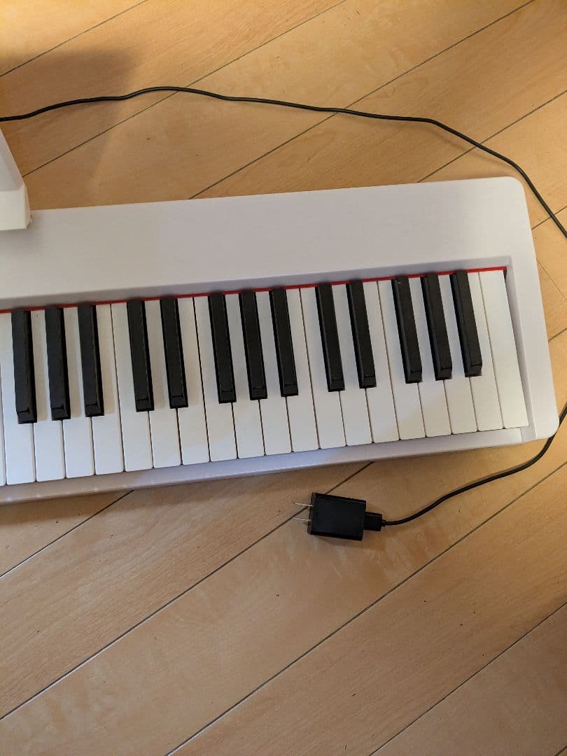 ホワイト電子ピアノ 88鍵 デジタル表示