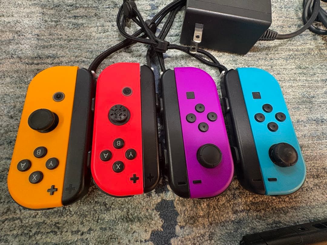 ジャンク品　Nintendo Switch (ジョイコン4個)