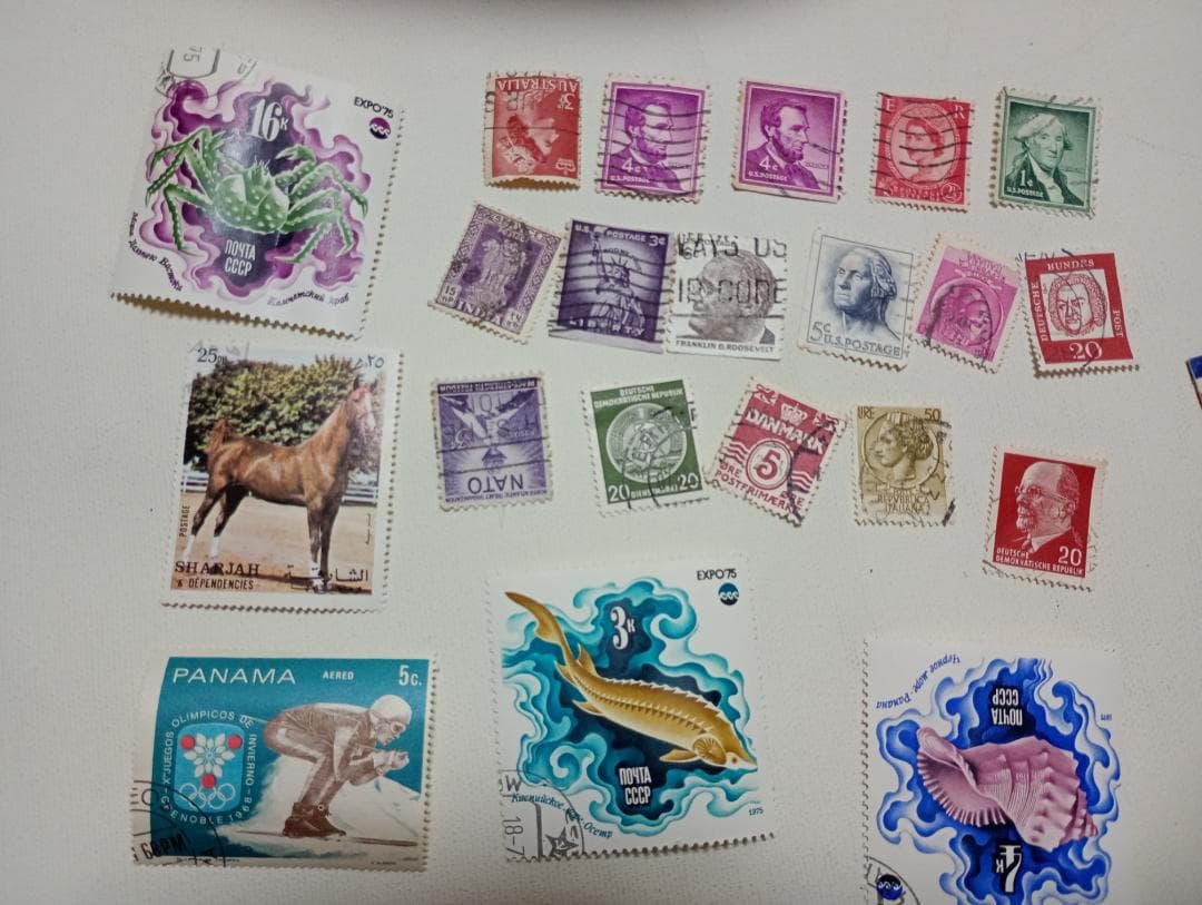 多国籍使用済切手コレクション 140枚くらい - メルカリ